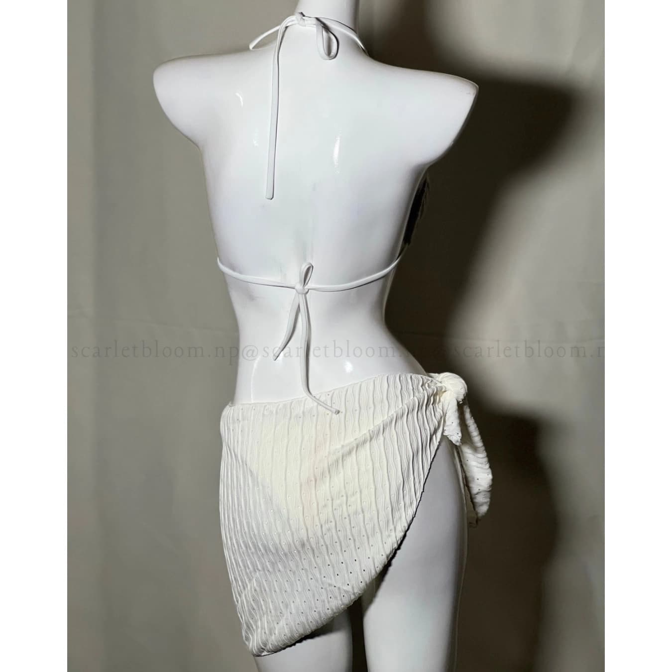 Chic White Three-Piece Set - Preview Angle 8